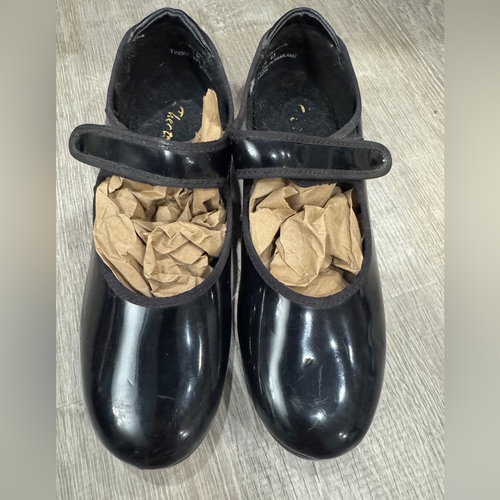 🖤Theatrical brand tap shoe. Size 1. EUC.